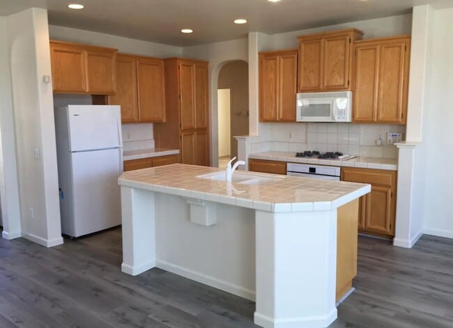 Building Photo - 5921 Caddington Way