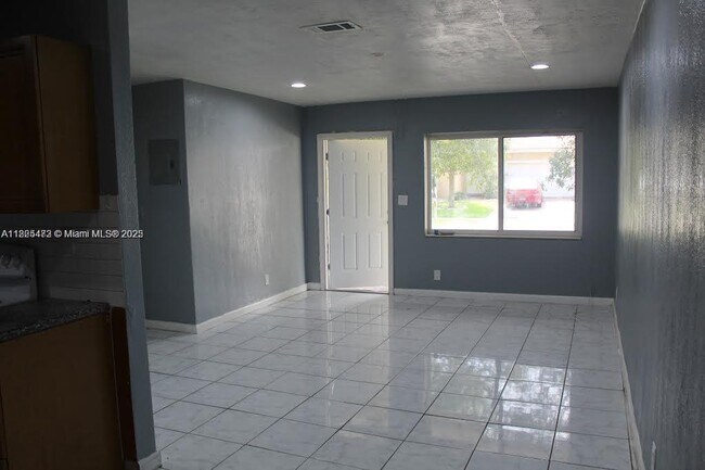 Foto del edificio - 5321 NW 21st Ct