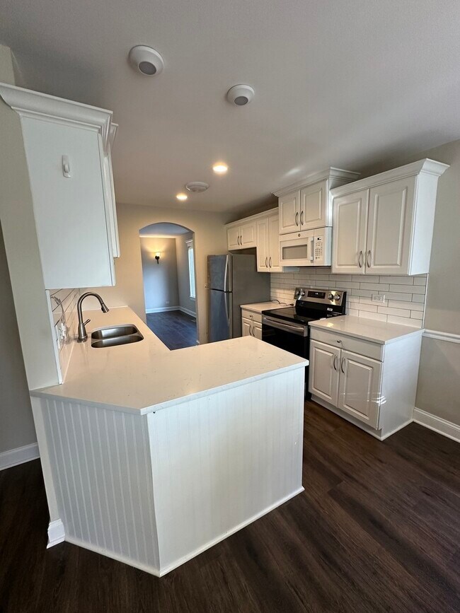Building Photo - 1570 Gibson Dr