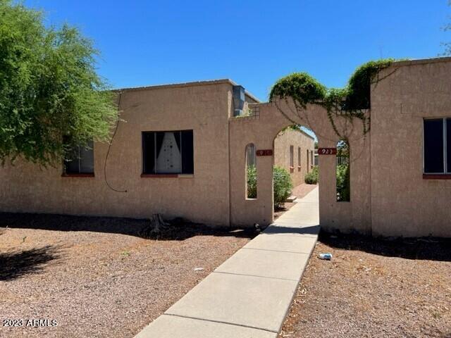 Primary Photo - 922 N Pueblo Dr