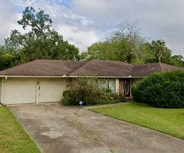 Building Photo - 3720 Bryan Dr