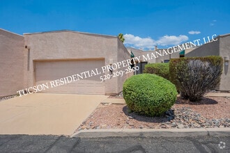 Building Photo - 4950 N Valle Rd