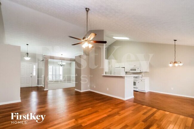 Foto del edificio - 1136 Holly Green Ct