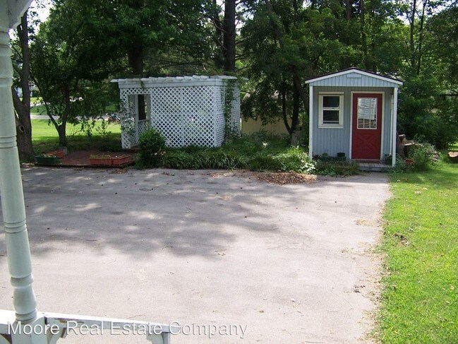 Foto del edificio - 2 br, 1 bath House - 207 Elm Street