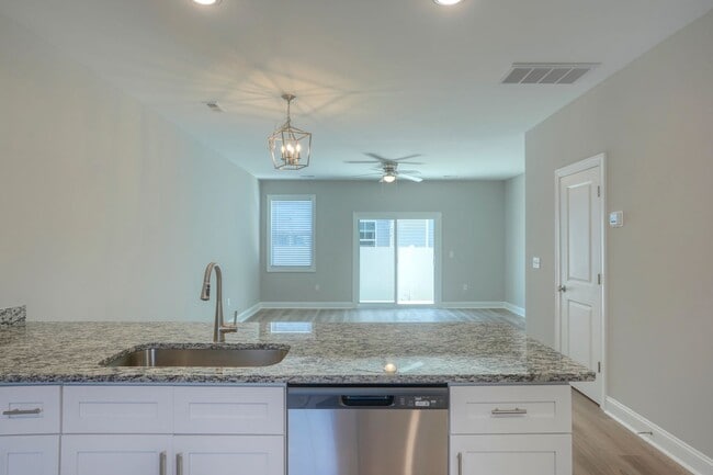 Building Photo - 321 Starfish Ln