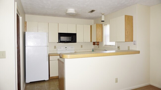 Building Photo - 1022-1 BROOKHOLLOW~STEWARTS CREEK