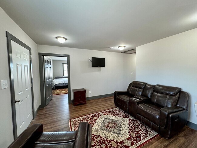 Foto del edificio - New Construction-Fully Furnished & Utilities Included