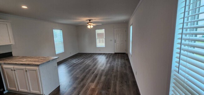 Foto del edificio - 10326 Old Leo Rd