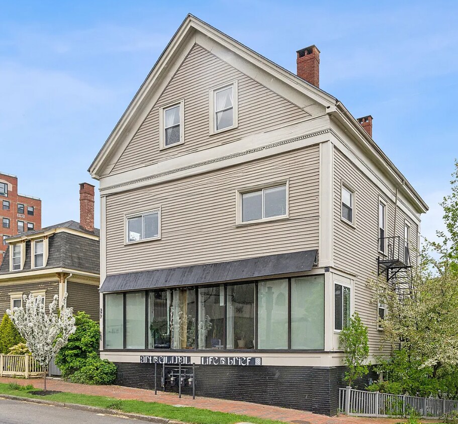 Foto principal - 377 Cumberland Ave