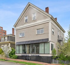 Building Photo - 377 Cumberland Ave