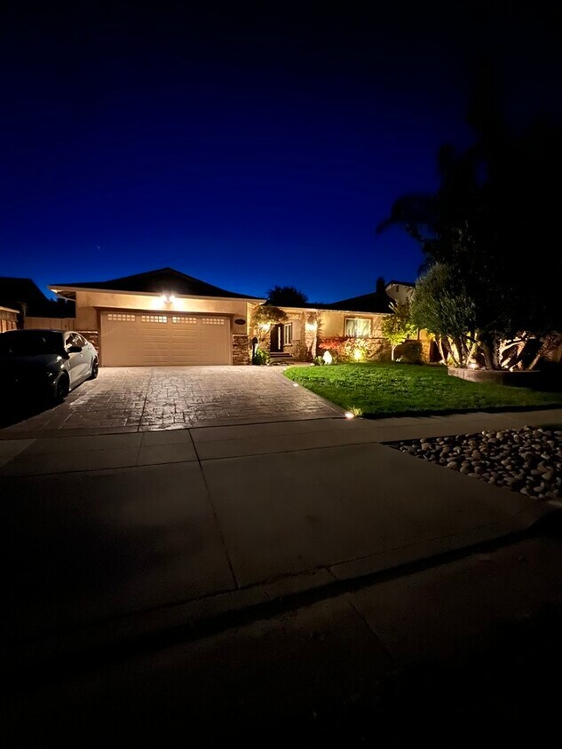 Primary Photo - Stunning Executive Home in Almaden