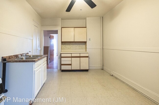 Building Photo - 444-448 Appleton St