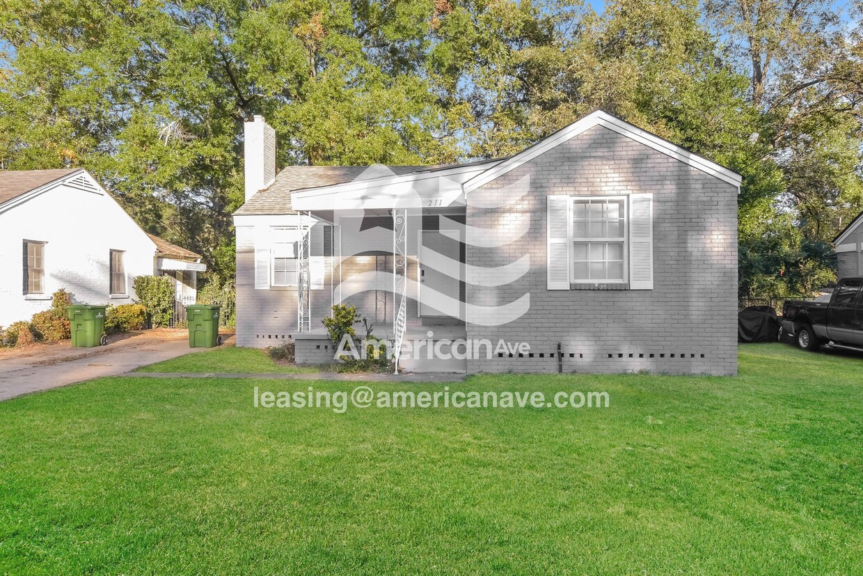 Foto principal - 211 Bradley Dr