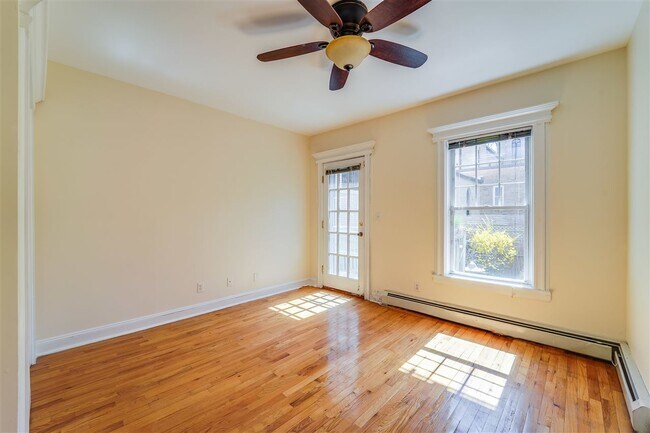 Building Photo - 345 7th St
