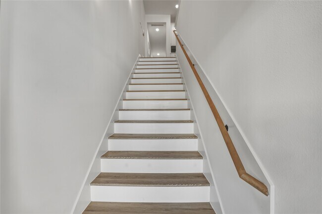 Building Photo - 8017 Cora St