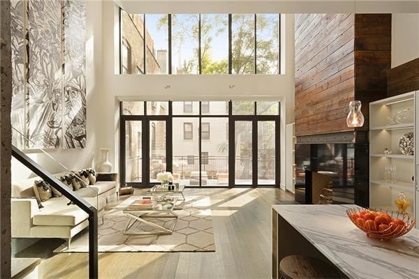 Building Photo - 416 W 51st St