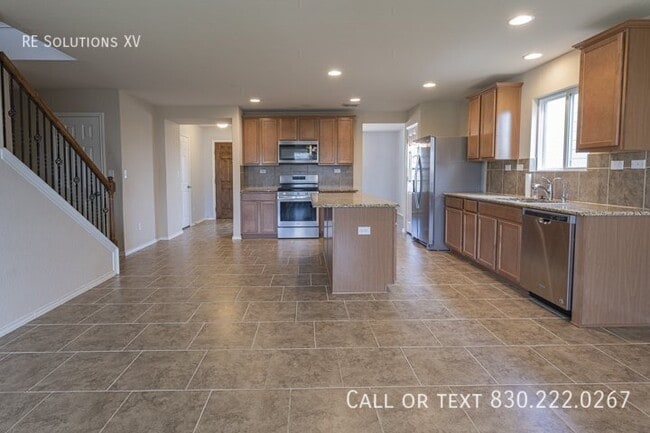 Building Photo - 8735 Buggy Ln