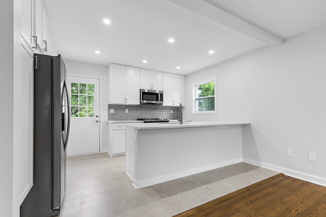 Foto del edificio - 4307 Colebrook Rd