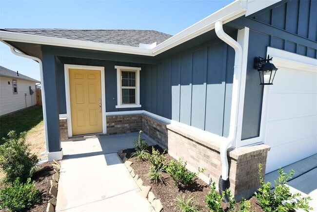 Building Photo - 5335 Sunway Dr