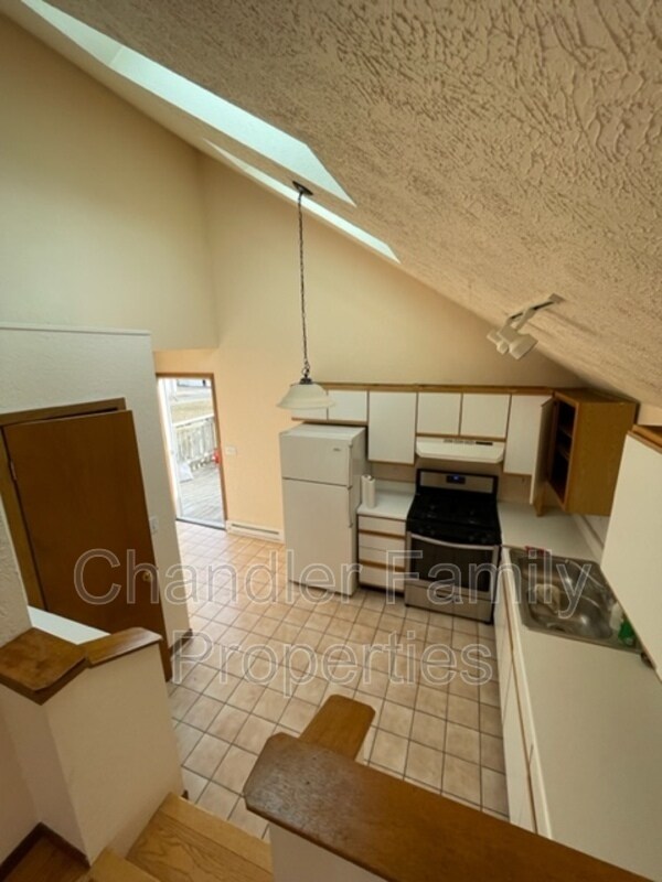 Building Photo - 409 Hill St