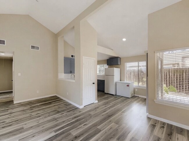Building Photo - 18558 Meadows Way Dr