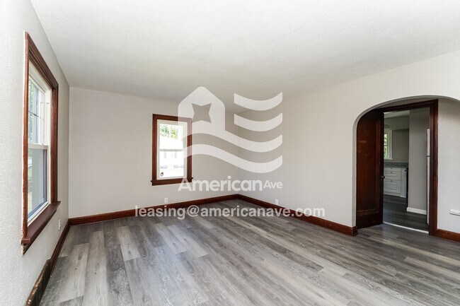 Building Photo - 1509 W 20th St