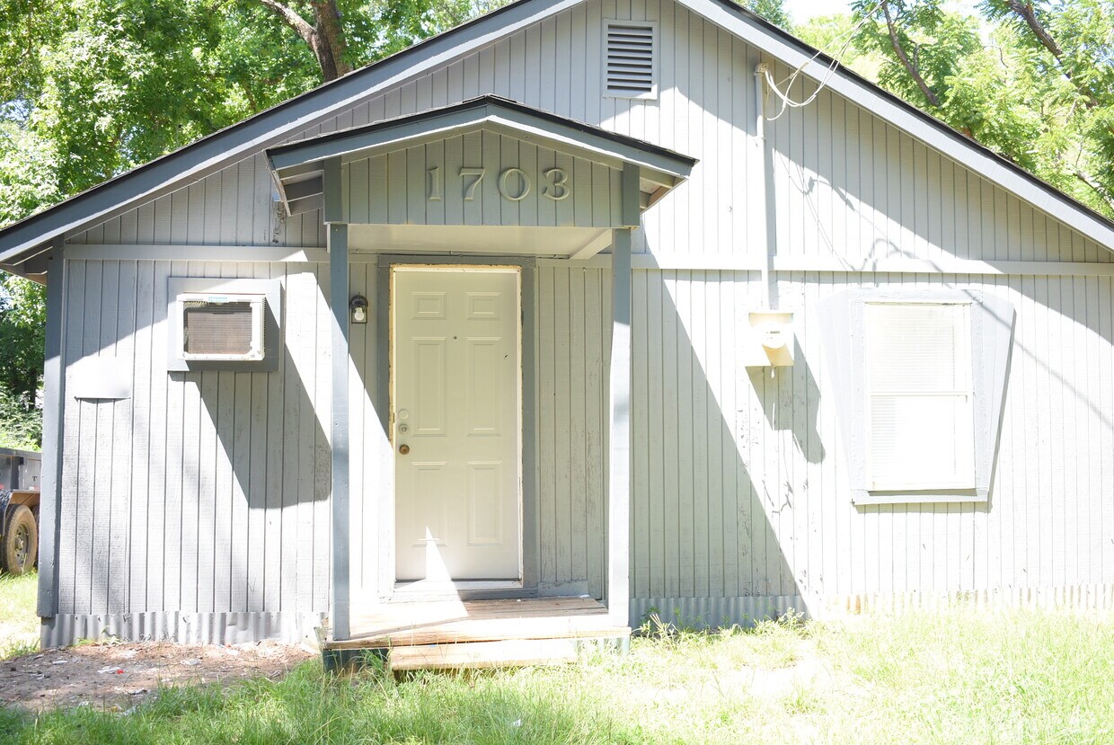 Primary Photo - 1709 Boney St