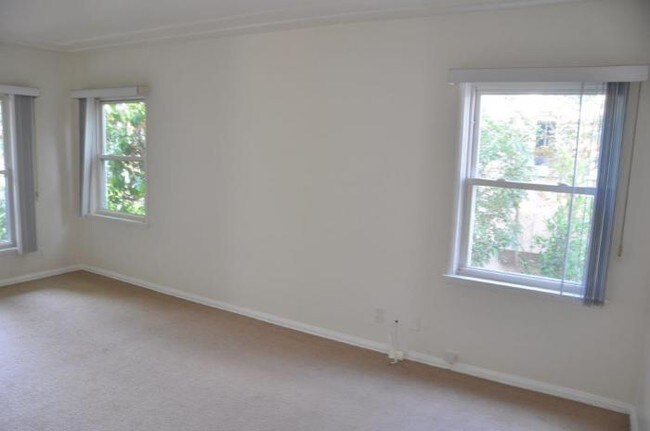 Building Photo - 2 bedroom in Beverly Hills CA 90211