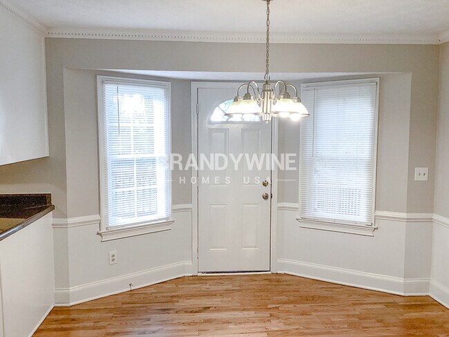Building Photo - ONE MONTH FREE!!!