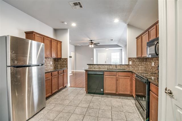 Building Photo - 1300 Silver Maple Ln