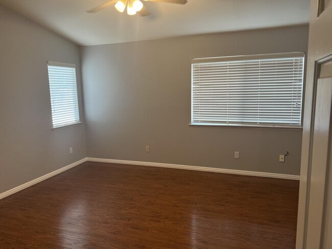 Building Photo - 39434 Obsidian Ct