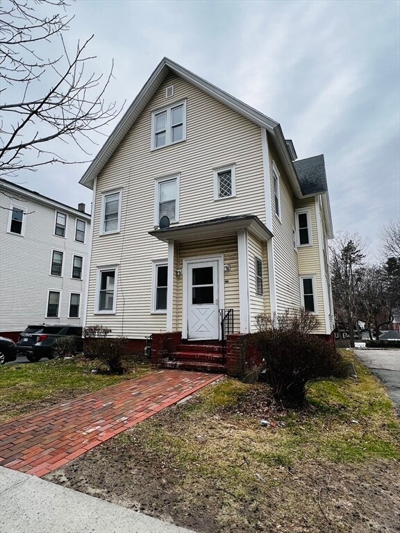 Primary Photo - 638 Pleasant St