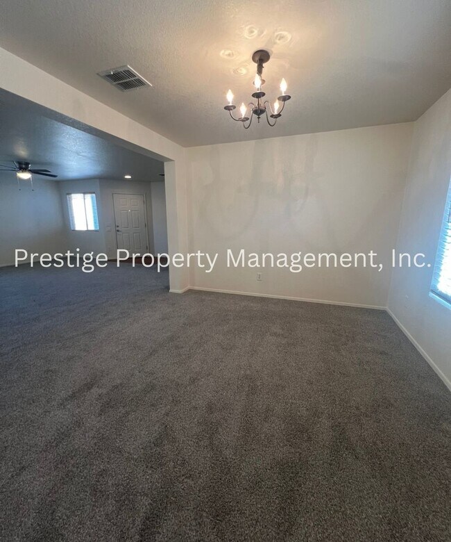 Building Photo - Nice Sahuarita Home with Open Kitchen!!