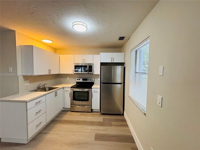 Foto del edificio - 1011 SW 8th St