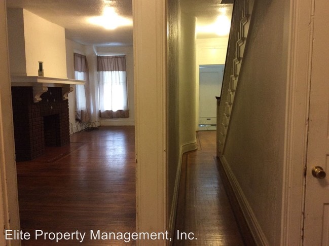 Building Photo - 5 br, 1.5 bath House - 736 W. King St.