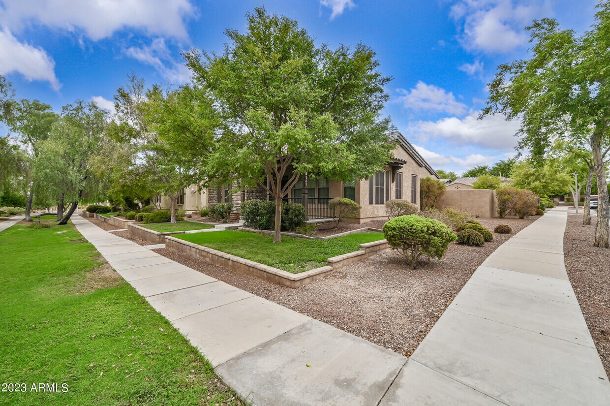Foto principal - 4535 North Point Ridge Rd