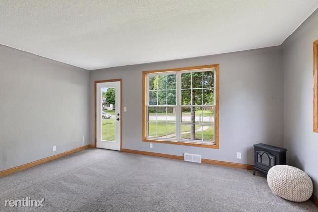 Building Photo - 3 br, 2 bath House - 643 Portland Avenue