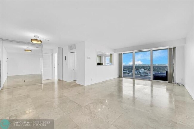 Building Photo - 2841 N Ocean Blvd