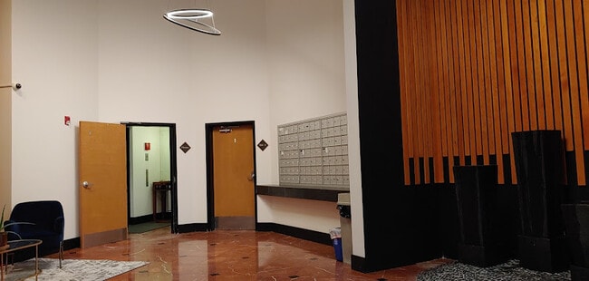 Foto del edificio - 668 S Lane St