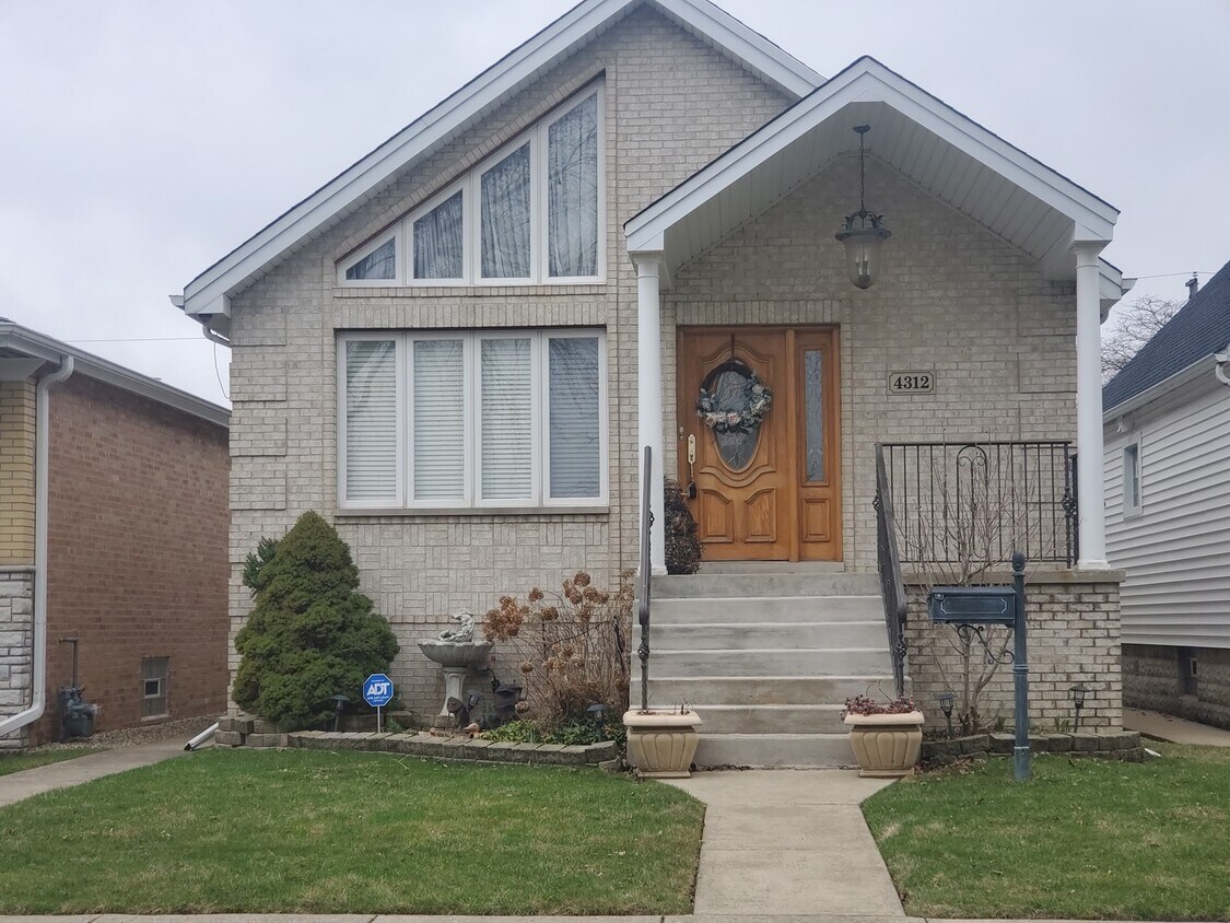 4312 New England Ave, Harwood Heights, IL 60706 House Rental in