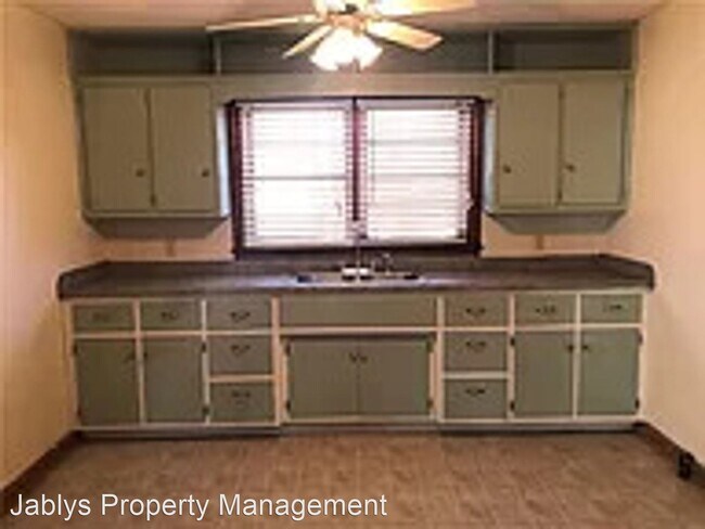 Building Photo - 3 br, 1 bath House - 632 W 300 N