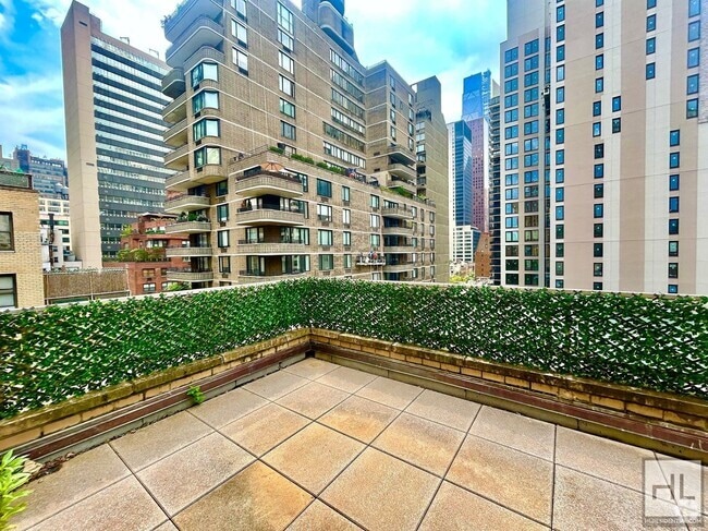 Building Photo - EAST 49 STREET