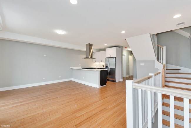 Foto del edificio - 1337 W Walton St