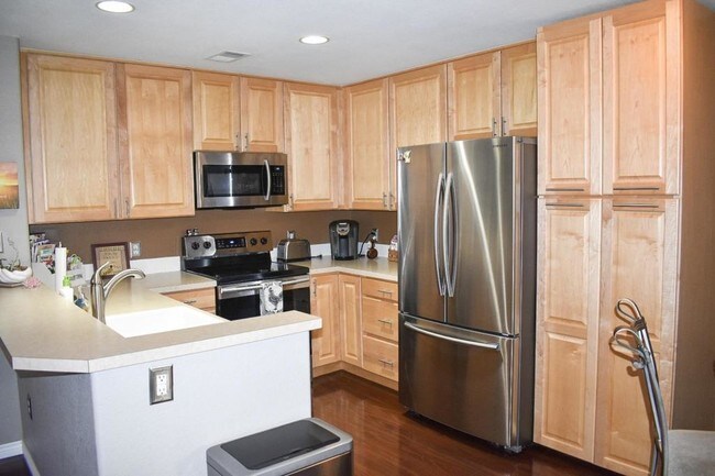 Building Photo - 4385 S. Balsam St. #202