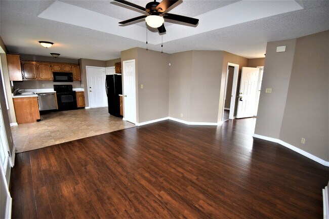 Foto del edificio - 3 Bedroom Pet Friendly Home For Rent!