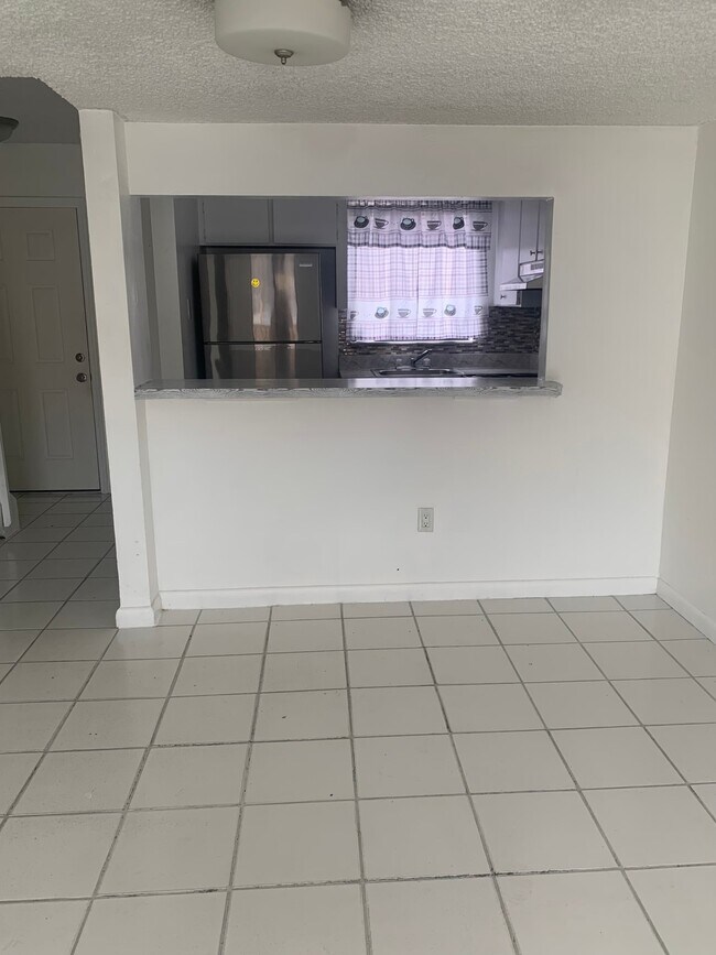 Photo - 2261 W 53rd St (Hialeah, FL) Apartment