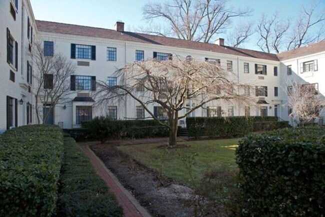 Building Photo - 1BR Apartment at Grosvenor Gardens