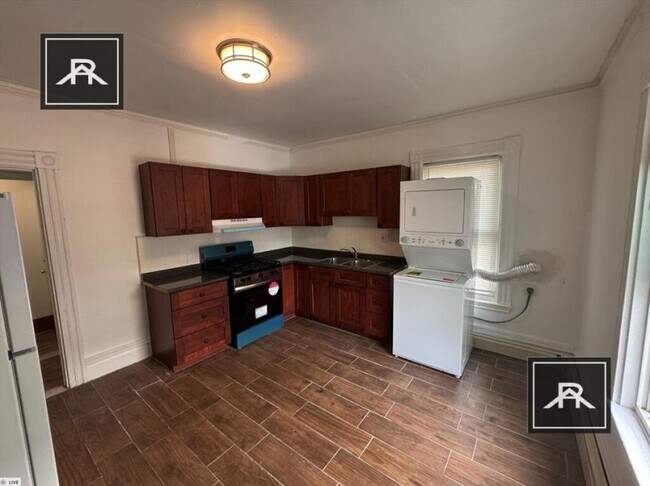 Foto del edificio - 4 bedroom in Allston MA 02134