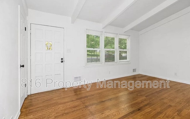 Building Photo - 1609 NE 60th Terrace