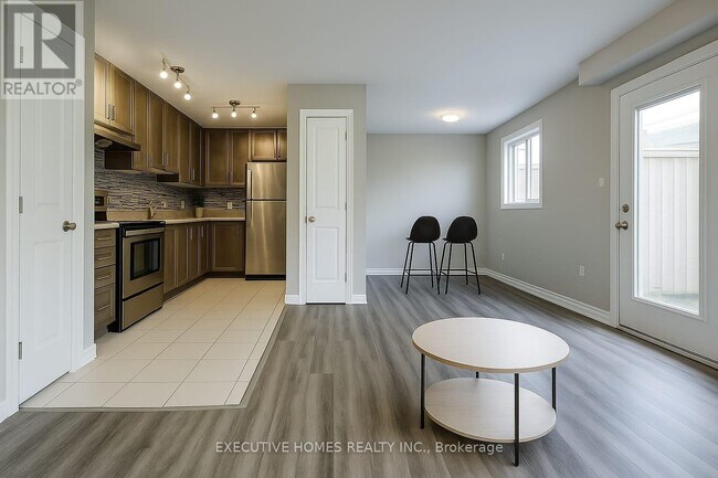 Building Photo - 55-155 Mooregate Crescent